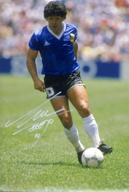 DIEGO MARADONA SIGNED PHOTO