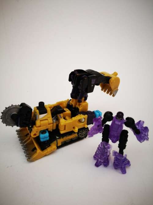 Transformers 2010 Sledge and Throttler set