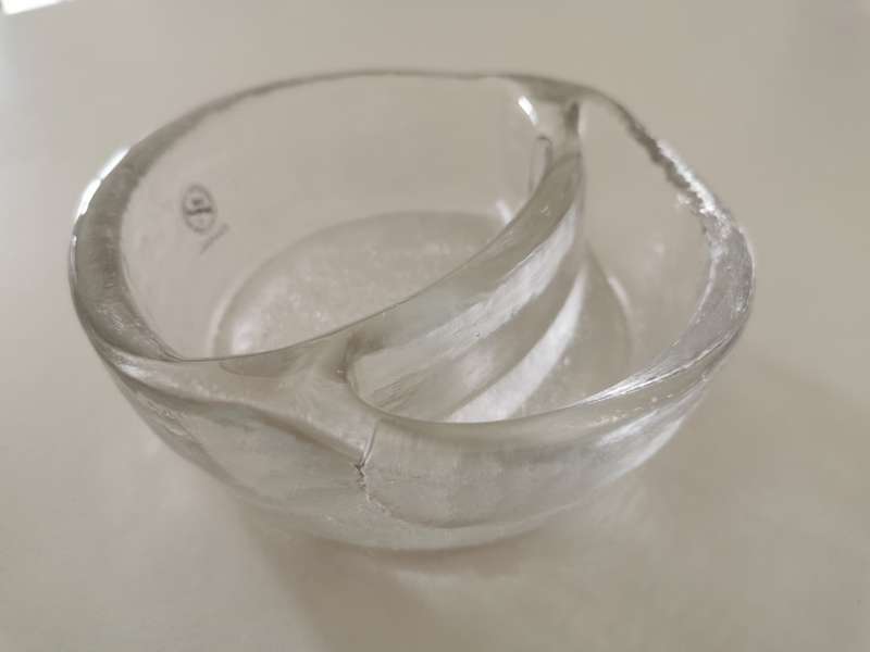 Glasi Hergiswil Roberto Niederer studio glass dish.
