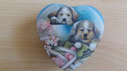 Heart shape (Puppies) Tin