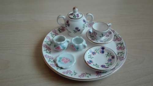 Set - Small Plate with Miniature Crockery (For Doll house)