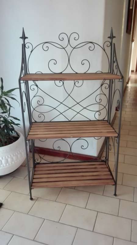 Metal/Wooden Plant Stand