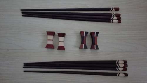 Set of 4Wooden Chopsticks with Rests