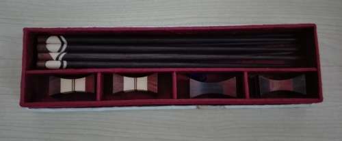Set of 4Wooden Chopsticks with Rests