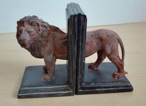 Set Lion Figurine Bookend