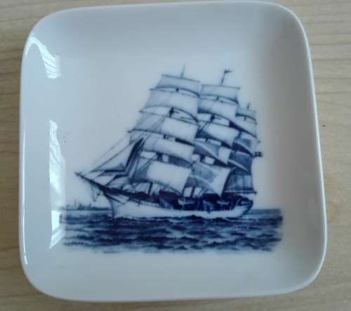 Royal Copenhagen Blue & White Pin Dish (Made in Denmark) 8cm x 8cm