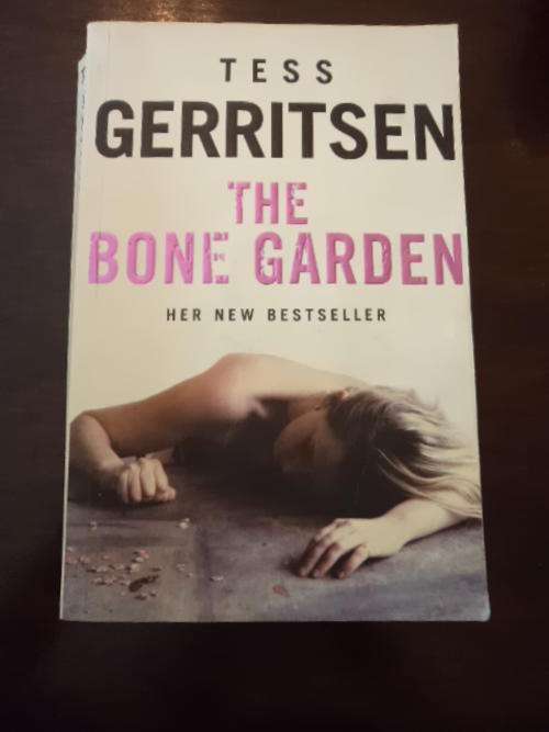 The Bone Grden: Tess Gerritsen