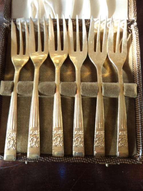Set of 6  Gold Plated Cake Forks