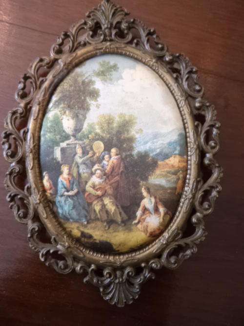 Oval Picture Frame
