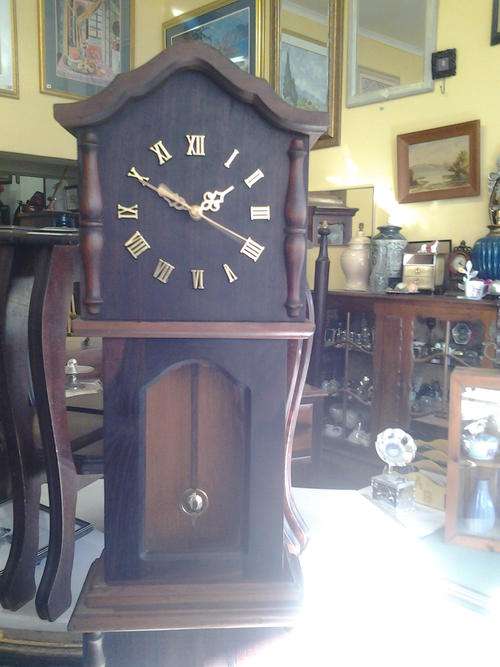 Imbuia Mantle Clock (battery operated)