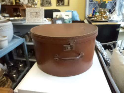 Vintage hat Box