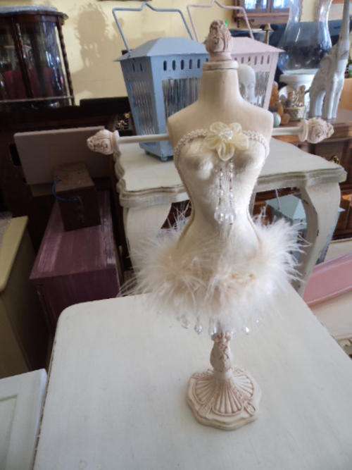Pretty Jewellery Mannequin