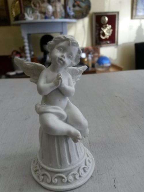 Angel figurine Bell