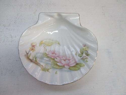 Casuarina Heron Fine Bone China Clam Shape Soap Dish