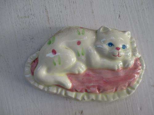Cat Fridge Magnet (Russ Berrie & Co)
