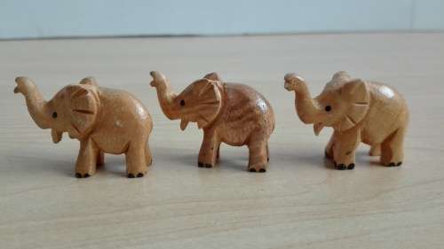 Miniature Wooden Elephant Figurine (3cm x 4cm)