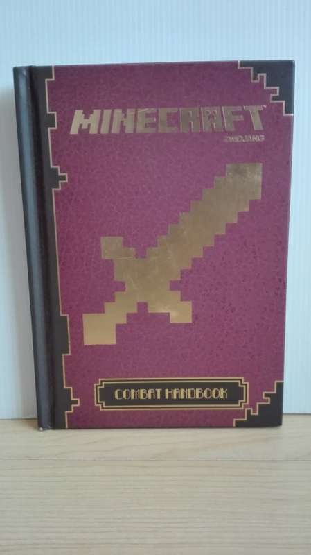 Minecraft: Combat Handbook (Minecraft Handbooks) by Stephanie Milton