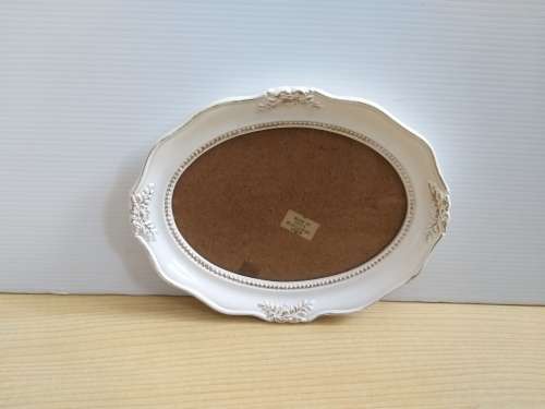 Oval Photo Frame