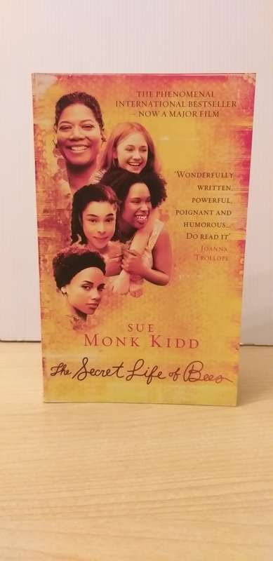 The Secret Life of Bees by Sue Monk Kidd (Paperback)