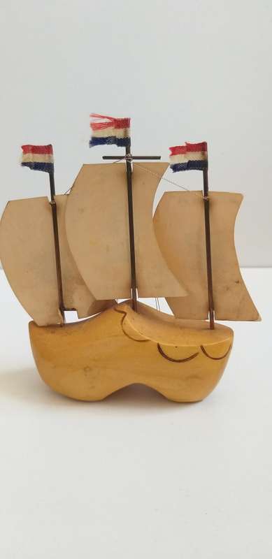 Small Wooden Memorabilia Dutch Shoe - Netherlands Flag