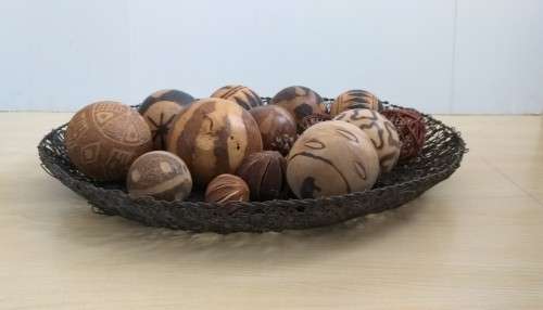 Round Mesh Wire Bowl with Decorative Balls