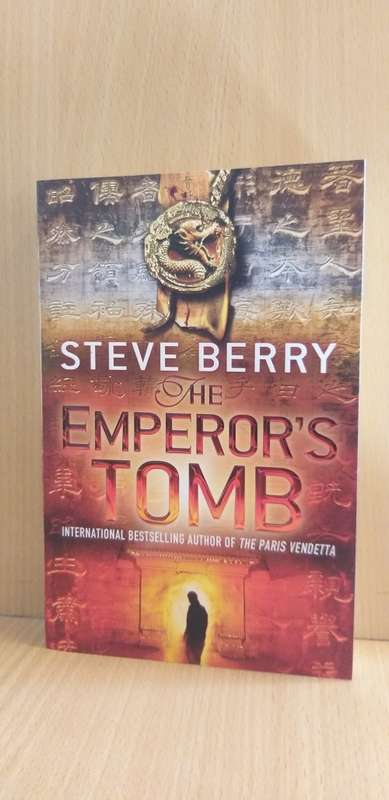 The Emperor`s Tomb: Steve Berry (Paperback)