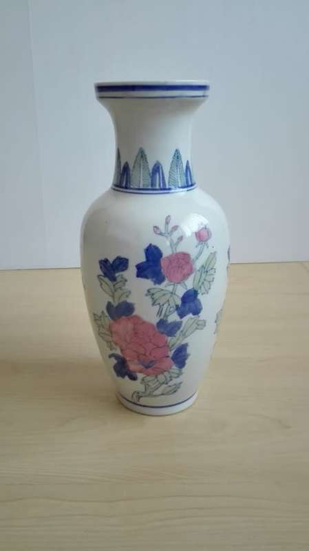 Chinese Style Vase - height 31cm. width 15cm