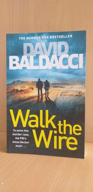Walk the Wire: David Baldacci (Paperback)