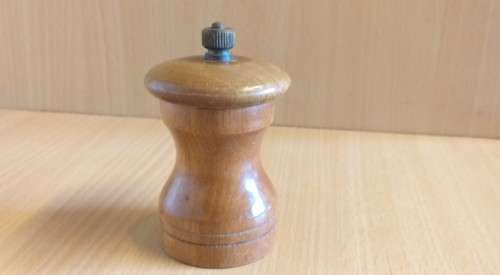 Small Wooden Pepper/Salt Grinder - height 7cm. width 6cm