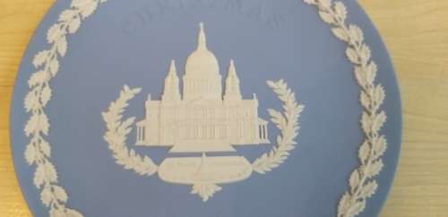 Wedgwood Jasper 1978 Christmas Plate Horse Guards - 20cm