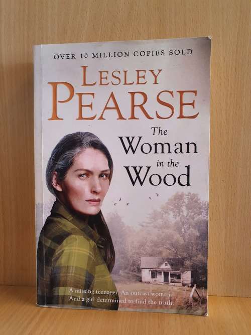 The Woman in The Wood: Lesley Pearse (Paperback)