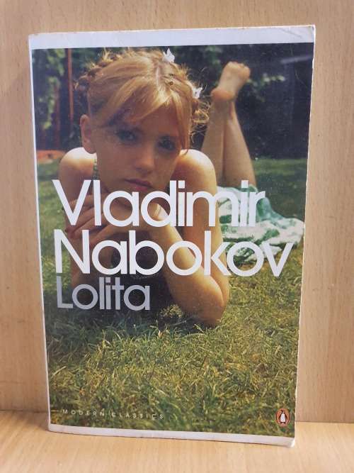 Lolita by Vladimir Nabokov (Paperback)