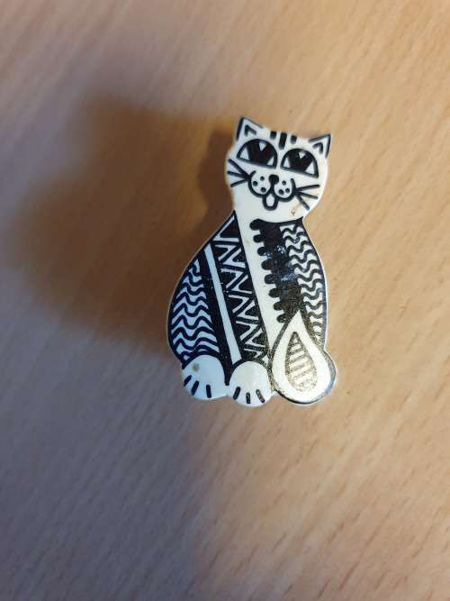 Black & White Cat Figurine Brooch