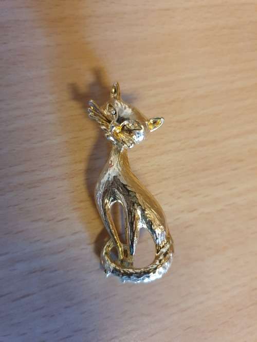 Small Metal Cat Figurine Brooch