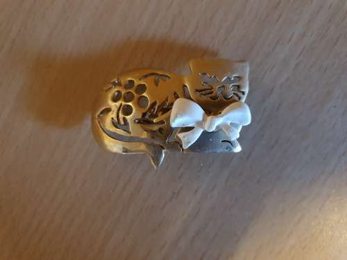 Metal Cat Figurine Brooch