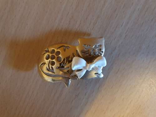 Metal Cat Figurine Brooch
