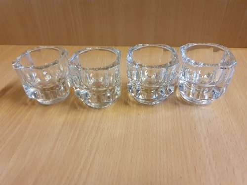 Set of 4 Luxor Covetro Glass Egg Cup Holders