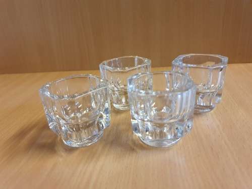 Set of 4 Luxor Covetro Glass Egg Cup Holders