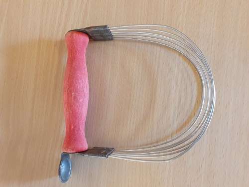 Vintage Wooden Handle Pastry Cutter