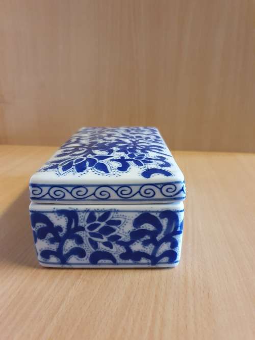 Blue & White Porcelain Lidded Jewelry/Trinket Box