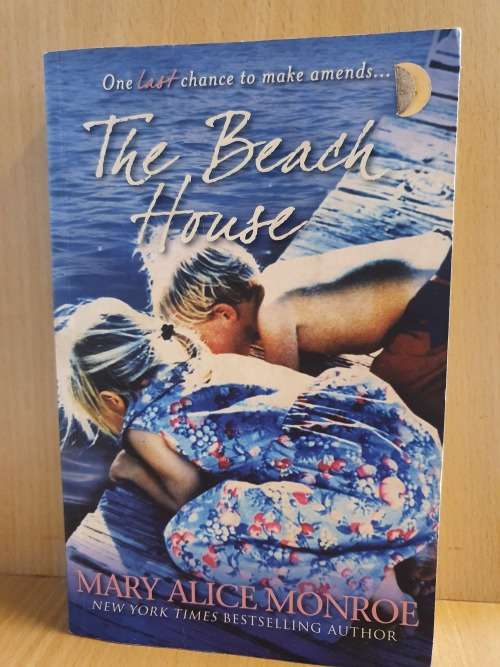 The Beach House: Mary Alice Monroe (Paperback)