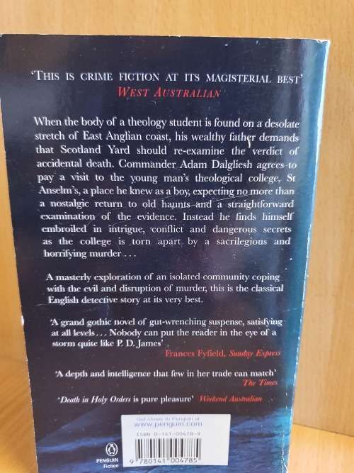 Shroud for a Nightingale: P.D. James (Paperback)