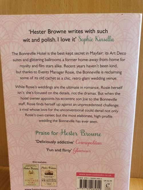 The Honeymoon Hotel: Hester Browne (Paperback)