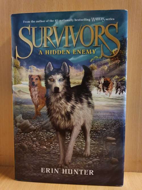 Survivors - A Hidden Enemy: Erin Hunter (Hardcover)