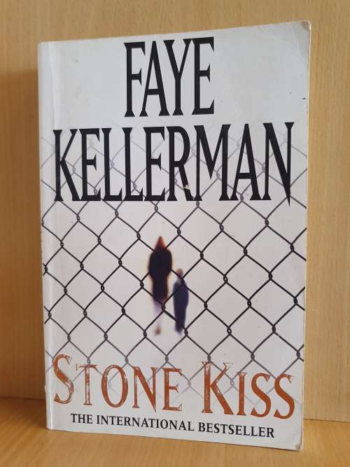 Stone Kiss: Faye Kellerman (Paperback)