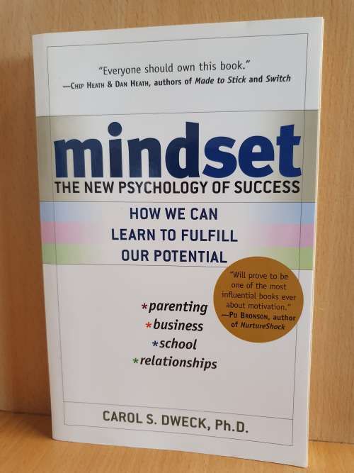 Mindset - How we can learn to fulfill our potential : Carol S. Dweck, Ph.D. (Paperback)
