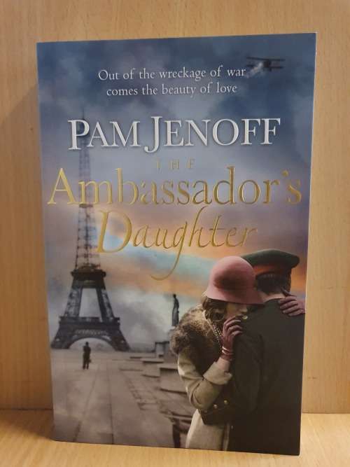 The Ambassador`s Daughter: Pam Jenoff (Paperback)