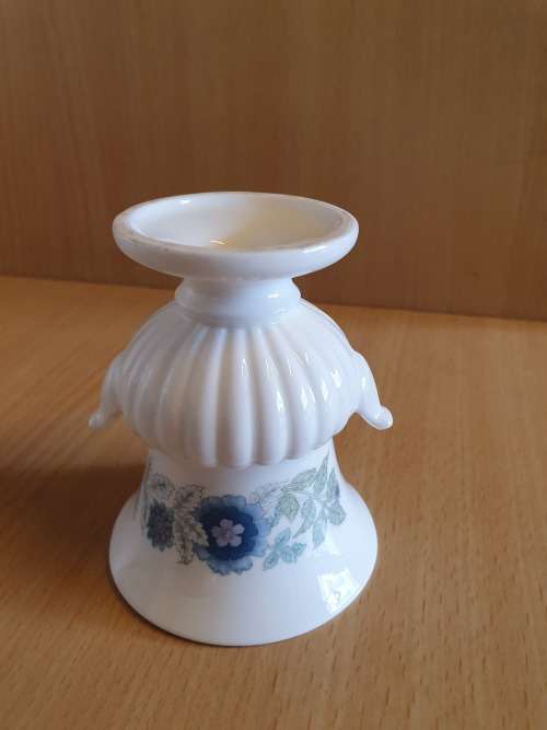 Small Wedgwood Fine Bone China Vase (height 9cm. width 7cm)