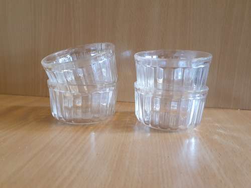 Set of 4 Round Clear Glass Ramekins - width 8cm. height 5cm
