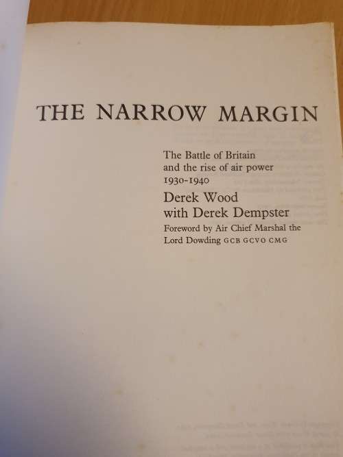 The Definitive Story of the Battle of Britain - The Narrow Margin: Derek Wood with Derek Dempster